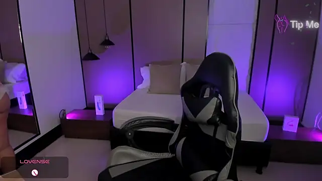 lilly ass  online show from 8, 5, 2026