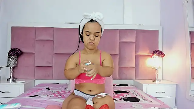 AnieRey online show from 5, 3, 2025