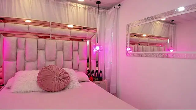 Katalina Evans online show from 22, 12, 2025