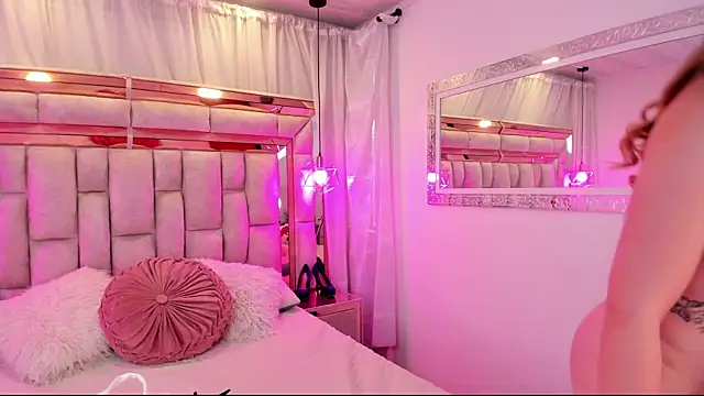 Katalina Evans online show from 4, 12, 2025