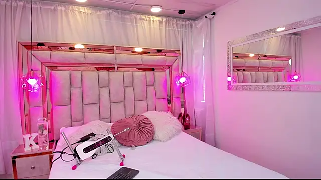 Katalina Evans online show from 1, 10, 2025