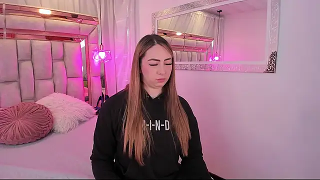 Katalina Evans online show from 26, 11, 2025