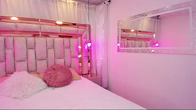 Katalina Evans online show from 15, 9, 2025