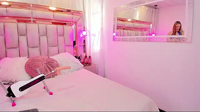 Katalina Evans online show from 15, 12, 2025