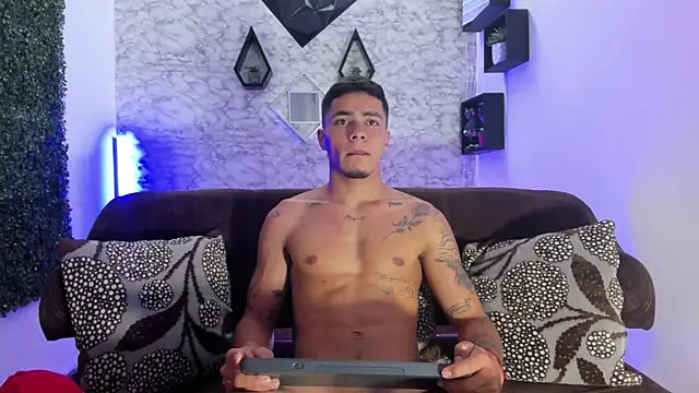 Snapshot of Thomass_conor chatting on 23, 9, 2025 Thomass conor online show from 23, 9, 2025