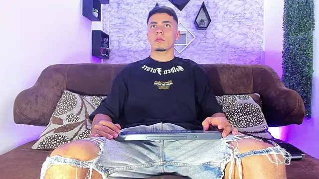 Snapshot of Thomass_conor chatting on 29, 10, 2025 Thomass conor online show from 29, 10, 2025