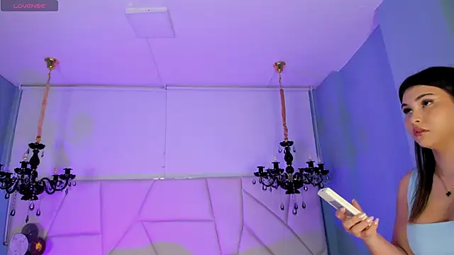 Snapshot of Aitana_Hilton_ chatting on 1, 11, 2025 Aitana Hilton online show from 1, 11, 2025