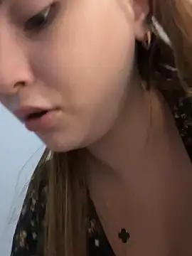 Snapshot of Aitana_Hilton_ chatting on 29, 10, 2025 Aitana Hilton online show from 29, 10, 2025