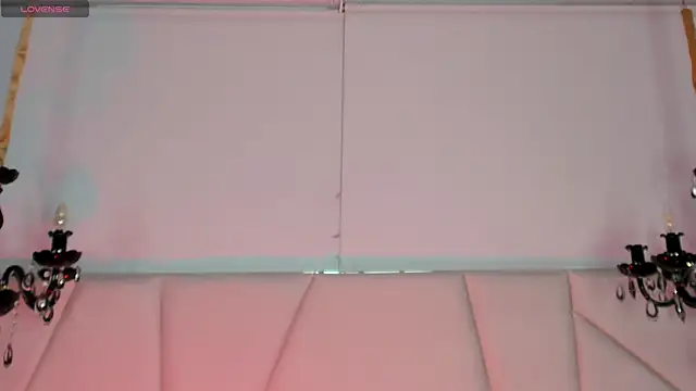 Snapshot of Aitana_Hilton_ chatting on 27, 11, 2025 Aitana Hilton online show from 27, 11, 2025