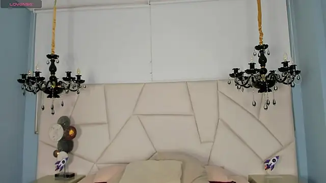 Snapshot of Aitana_Hilton_ chatting on 27, 10, 2025 Aitana Hilton online show from 27, 10, 2025