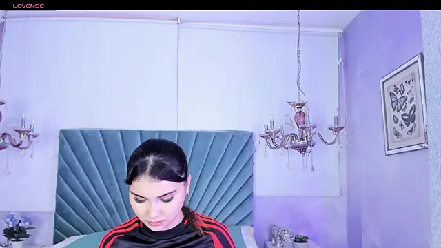 Snapshot of Aitana_Hilton_ chatting on 9, 9, 2025 Aitana Hilton online show from 9, 9, 2025