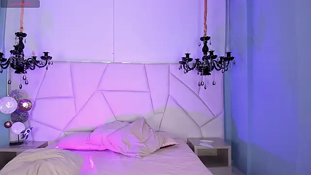 Snapshot of Aitana_Hilton_ chatting on 6, 10, 2025 Aitana Hilton online show from 6, 10, 2025