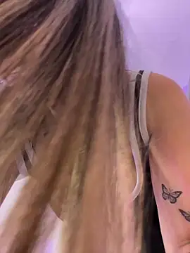 Snapshot of Aitana_Hilton_ chatting on 2, 10, 2025 Aitana Hilton online show from 2, 10, 2025