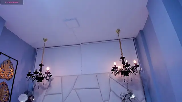 Snapshot of Aitana_Hilton_ chatting on 28, 11, 2025 Aitana Hilton online show from 28, 11, 2025