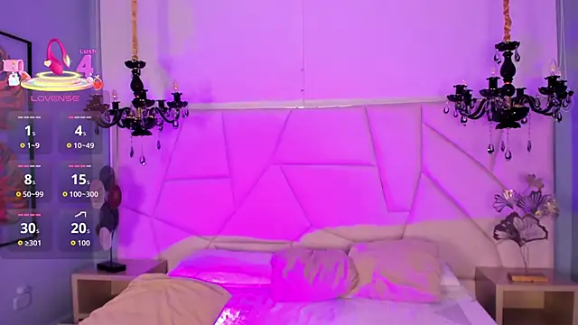 Snapshot of Aitana_Hilton_ chatting on 12, 11, 2025 Aitana Hilton online show from 12, 11, 2025