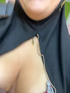 Snapshot of zahra_Jalid chatting on 7, 1, 2026 zahra Jalid online show from 7, 1, 2026