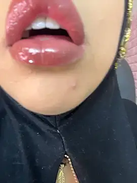 Snapshot of zahra_Jalid chatting on 4, 2, 2026 zahra Jalid online show from 4, 2, 2026