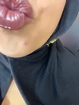 Snapshot of zahra_Jalid chatting on 3, 2, 2026 zahra Jalid online show from 3, 2, 2026