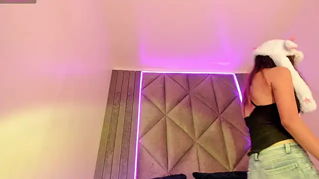 SabrinaSpell  online show from 18, 3, 2025