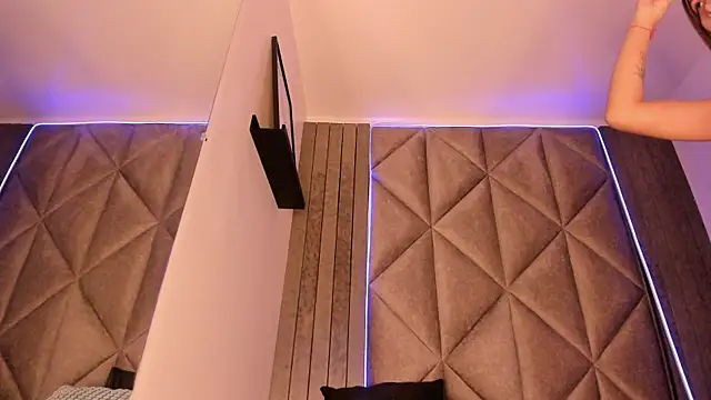 SabrinaSpell  online show from 26, 9, 2025