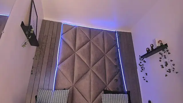 SabrinaSpell  online show from 7, 11, 2025