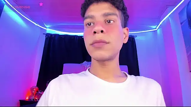 Snapshot of Ethan_Boyy chatting on 9, 6, 2026 Ethan Boyy online show from 9, 6, 2026