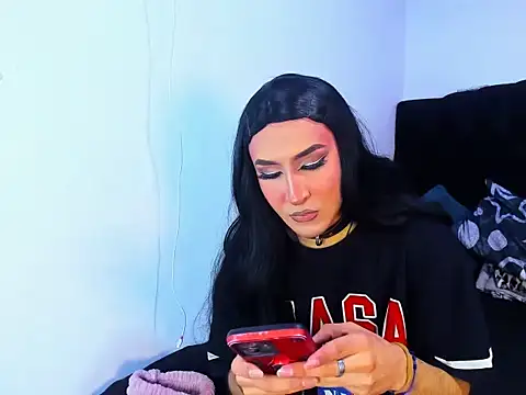 Georgina Giio online show from 5, 11, 2025