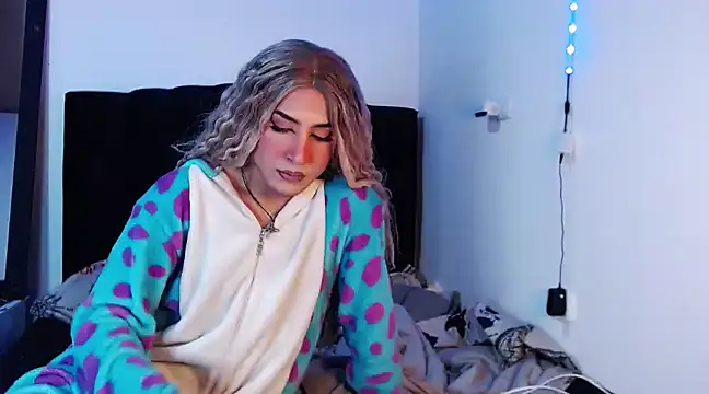 Georgina Giio online show from 5, 3, 2025