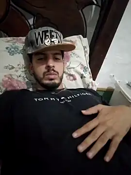 Snapshot of alejo5288 chatting on 11, 10, 2025 alejo5288 online show from 11, 10, 2025