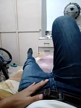 Snapshot of alejo5288 chatting on 13, 1, 2026 alejo5288 online show from 13, 1, 2026