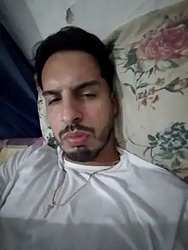 Snapshot of alejo5288 chatting on 4, 10, 2025 alejo5288 online show from 4, 10, 2025