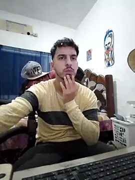 Snapshot of alejo5288 chatting on 13, 10, 2025 alejo5288 online show from 13, 10, 2025