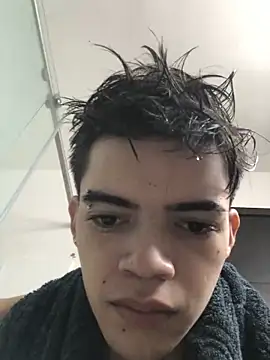 Latinos 2001 online show from 21, 12, 2025