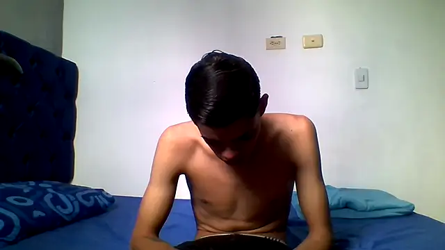 Latinos 2001 online show from 1, 6, 2026