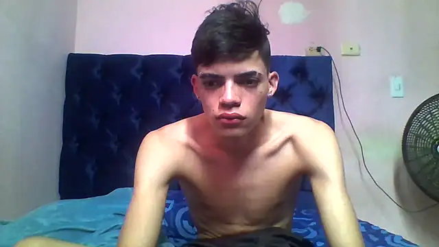 Latinos 2001 online show from 7, 4, 2026