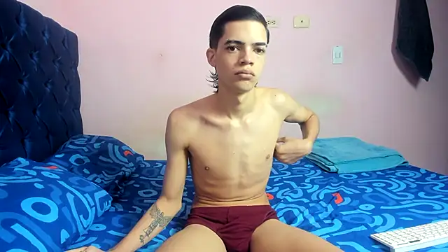 Latinos 2001 online show from 9, 2, 2026