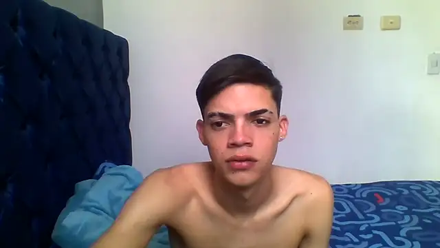 Latinos 2001 online show from 6, 5, 2026