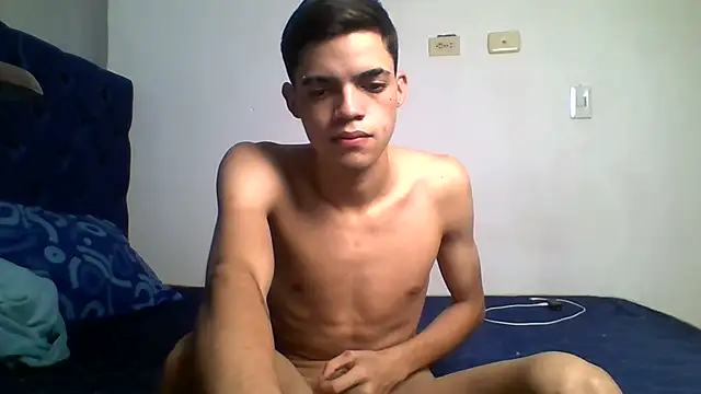 Latinos 2001 online show from 4, 7, 2026