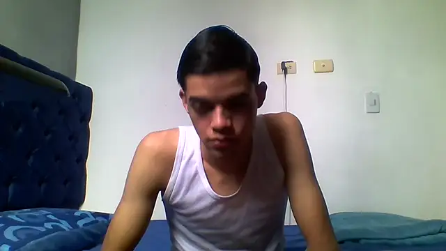 Latinos 2001 online show from 7, 6, 2026