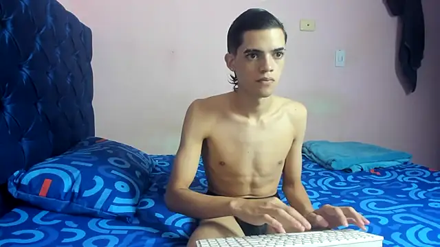Latinos 2001 online show from 25, 3, 2026