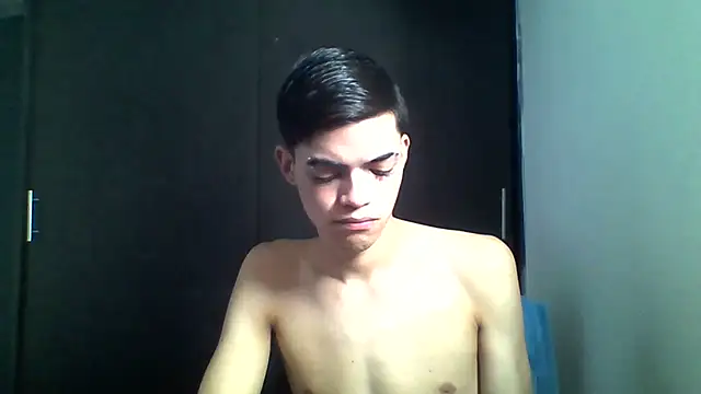 Latinos 2001 online show from 18, 5, 2026