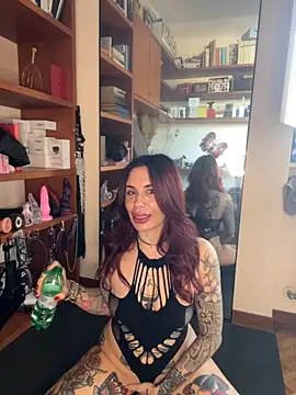 Dancing wmyselF  online show from 8, 10, 2025