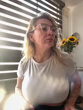 AtheneaRusell online show from 19, 12, 2025