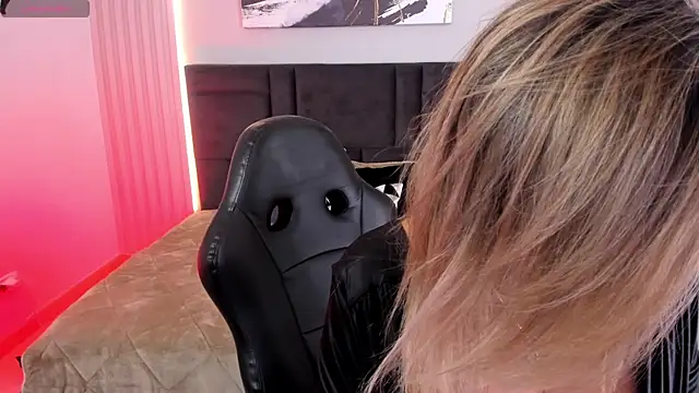 AtheneaRusell online show from 9, 1, 2026