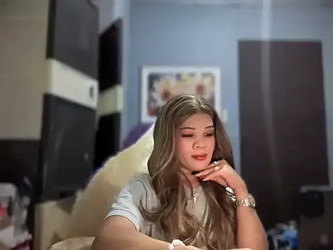 SophiaCourthaway online show from 7, 10, 2025