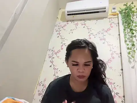 SophiaCourthaway online show from 30, 10, 2025