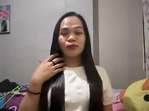 SophiaCourthaway online show from 18, 5, 2026