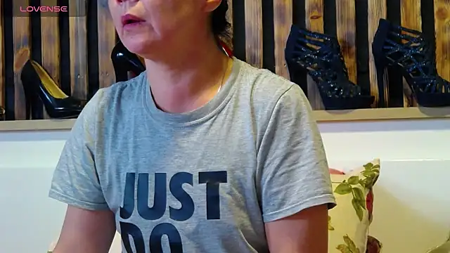 Tory Lovi online show from 9, 4, 2026