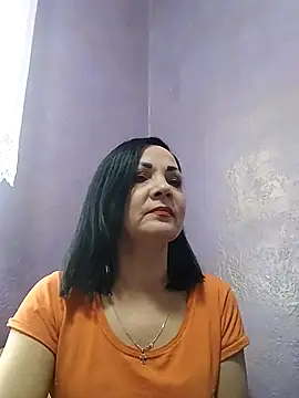 Tory Lovi online show from 3, 2, 2025