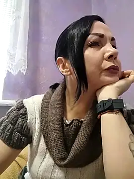 Tory Lovi online show from 4, 2, 2025